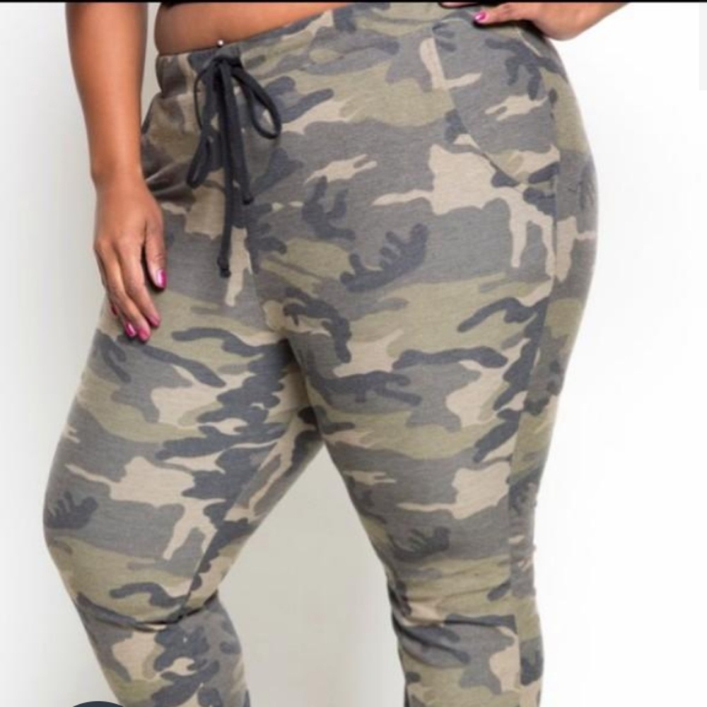 Pants/Joggers - Picture 4 of 6